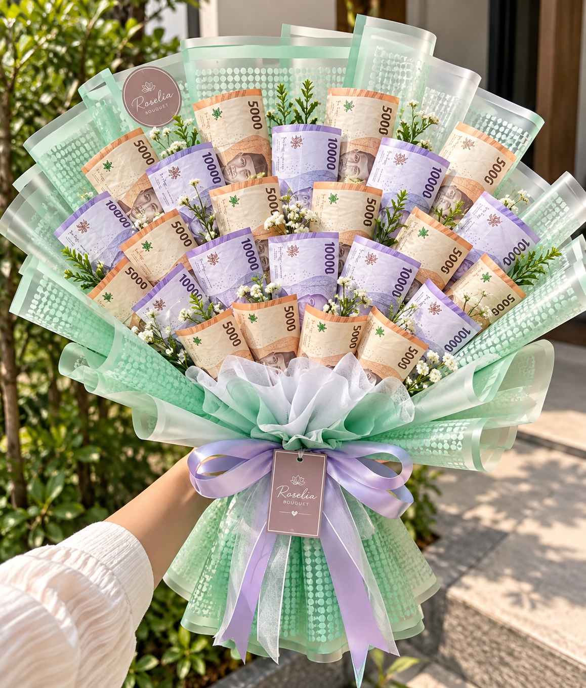 Buket uang rupiah Roselia Bouquet dengan wrapping hijau